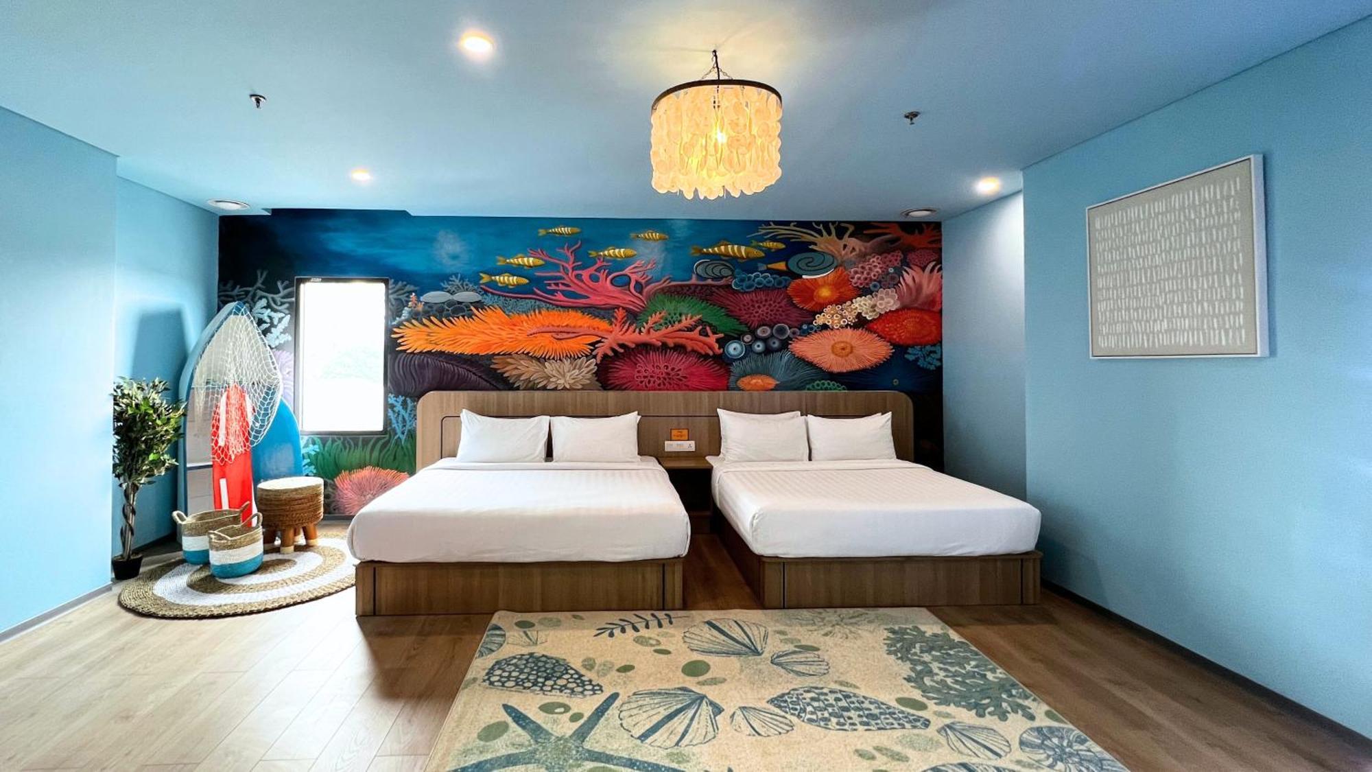 Yellow Bee Resort Cililitan Jakarta Exterior photo
