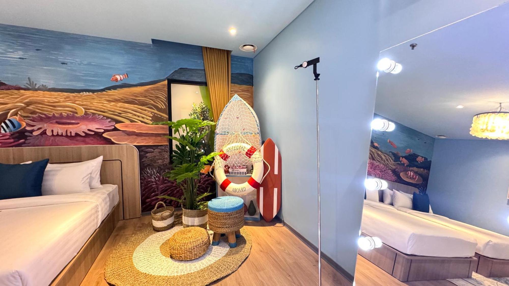 Yellow Bee Resort Cililitan Jakarta Exterior photo