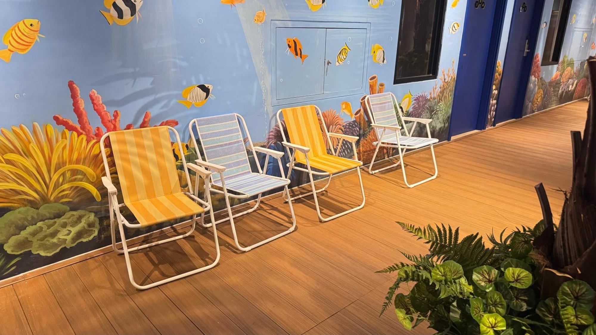 Yellow Bee Resort Cililitan Jakarta Exterior photo