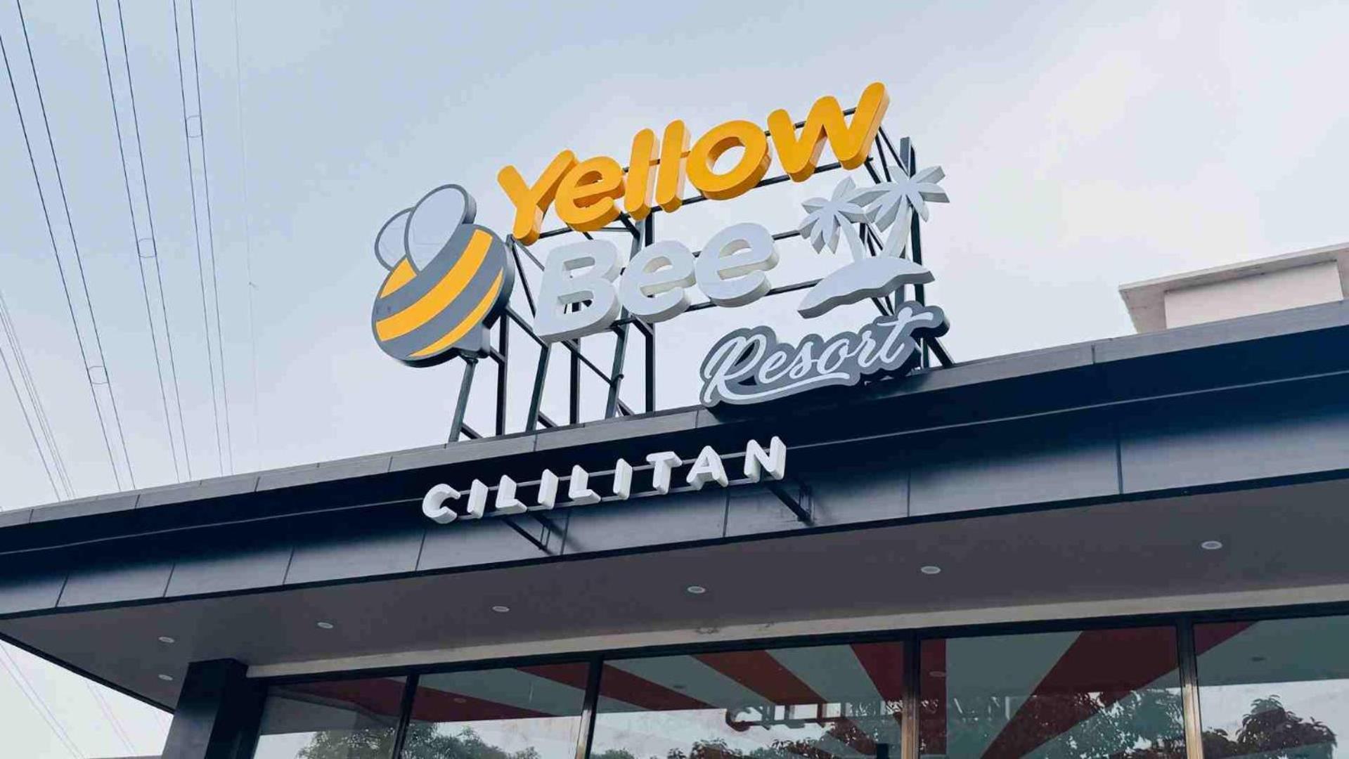Yellow Bee Resort Cililitan Jakarta Exterior photo